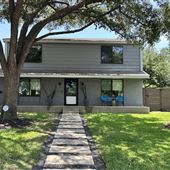 Alejandro House