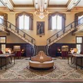 The Hotel Settles