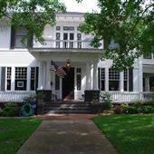 House at 405 East Neches Street
