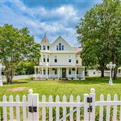 Yellow House at Thorp Spring