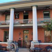 Flamingo Flatts Inn