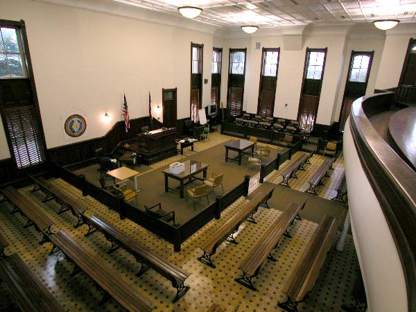 Caldwell County Courthouse (8/28/2003)