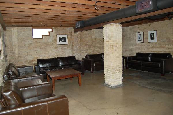 Cedar Street Courtyard (12/28/2006)