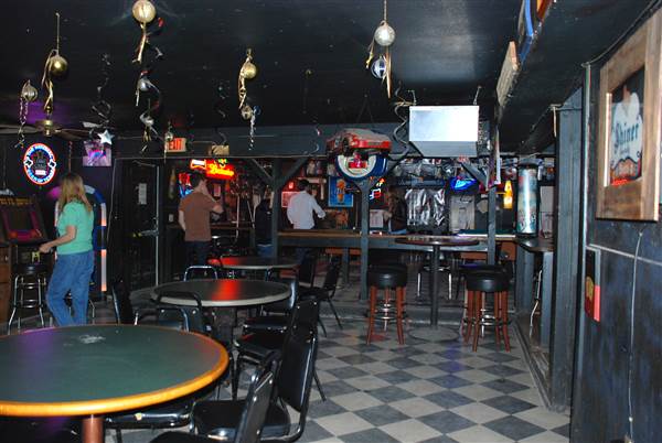 Charlie's Bar (5/8/2014)