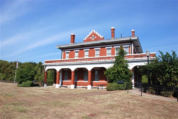 Marshall Amtrak & Depot Museum (10/9/2015)