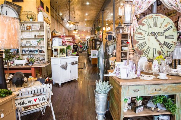 Sugar Moon Antiques (3/16/2018)