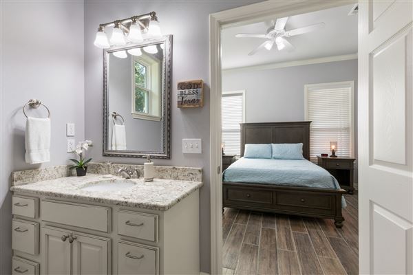 The Whispering Oaks Estate (6/25/2019 - Credits: Austin 360 Photography)