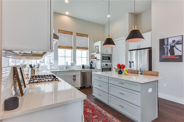 Vineyard Townhome (1/7/2020 - Credits: Robert Kies Photography)