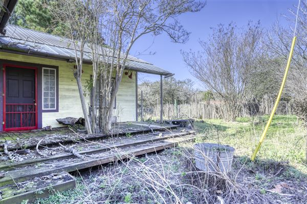 Rural Farm - Two House Property (12/1/2021 - Credits: Adam Brown)