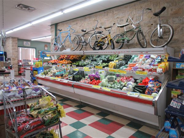 Ideal Food Store (1/19/2022 - Credits: Jane Jeschke)