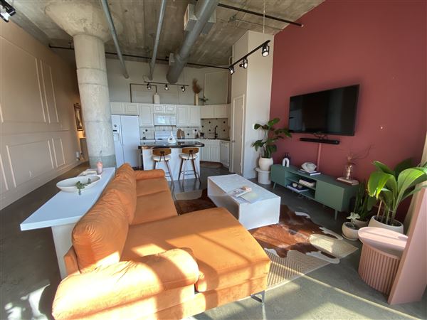 Post-Modern Industrial Downtown Loft (8/9/2022 - Credits: Vicky Adegbola)