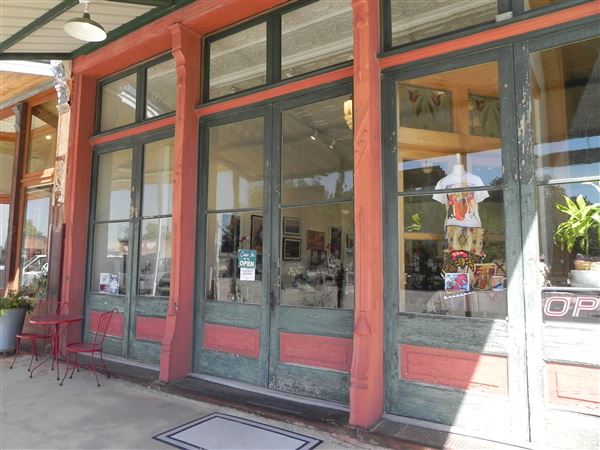 Davis & Blevins Gallery (9/26/2022)