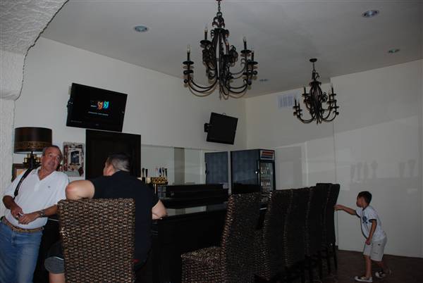 Holland Hotel (6/11/2010)