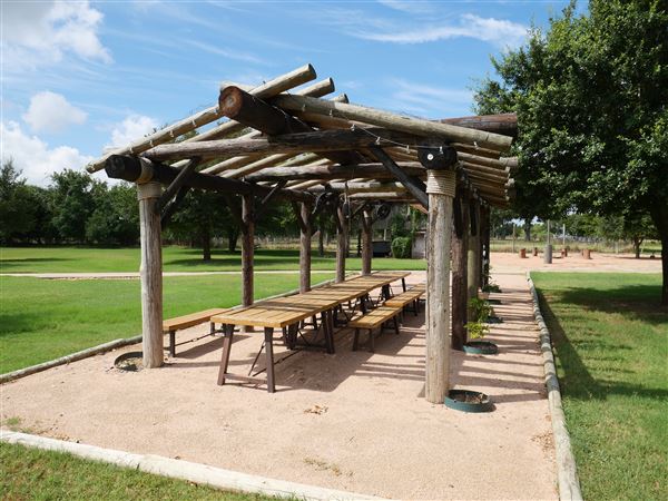 Spiderwood Studios 969 - Courtyard, Bar, & Gazebo (6/30/2023 - Credits: Matt Miller)