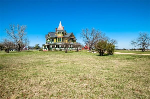 Harris House (10/1/2019 - Credits: submitted by: Roxanne McInroe)