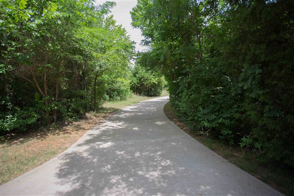 Sublett Creek Linear Park (5/1/2023 - Credits: Owner)
