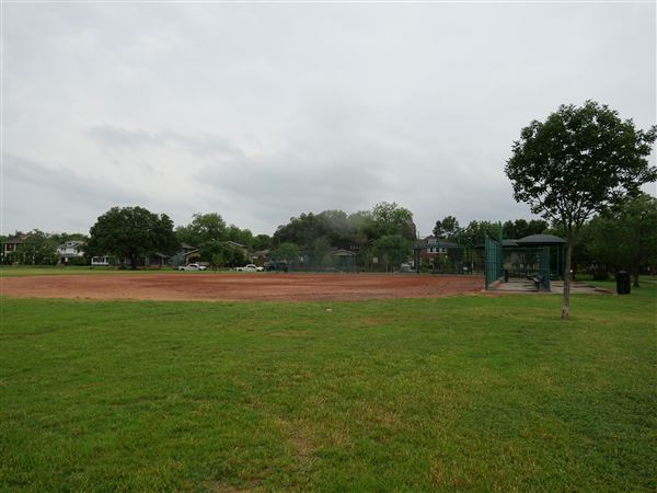 Lake Cliff Park (4/26/2024 - Credits: Alex Payne)
