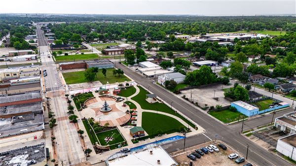 Baytown Town Square (12/13/2024 - Credits: Ryan Rawlings and Glenn Loyd)