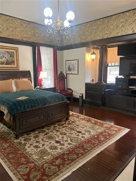 The Warren Mansion (1/27/2025 - Credits: Terrell Chamber of Commerce, Bella Photography)