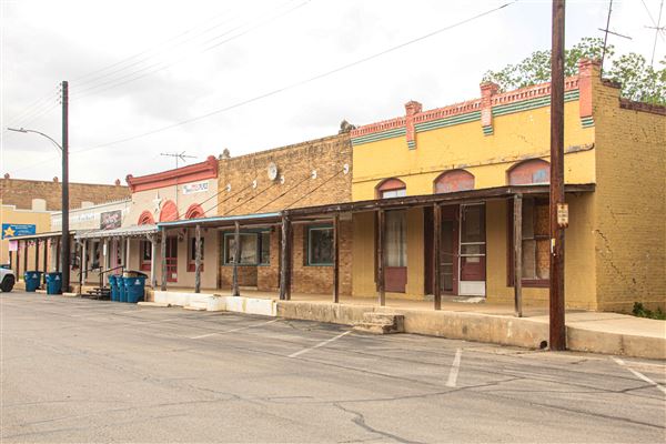Floresville (4/22/2025 - Credits: Erik McCowan)