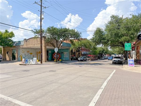 Bishop Arts Retail District (10/6/2025 - Credits: Austin Flores)