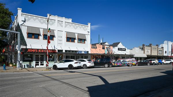 The Heights - 19th Street Retail District (12/2/2025 - Credits: Houston Film Commission)