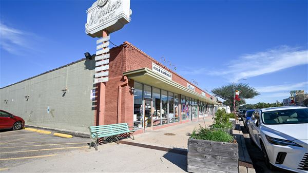 The Heights - 19th Street Retail District (12/2/2025 - Credits: Houston Film Commission)