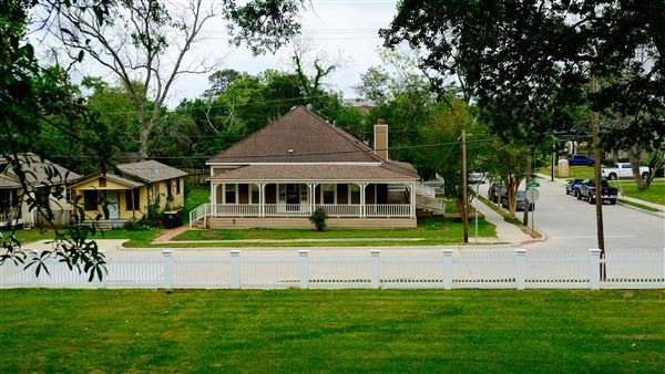 Conroe White House (4/18/2026 - Credits: Houston Film Commission)