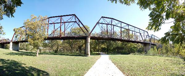 Richard Moya Park - Walk Bridge (11/13/2006)