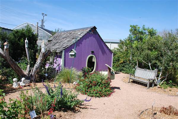 Victoria Educational Gardens (4/4/2013)