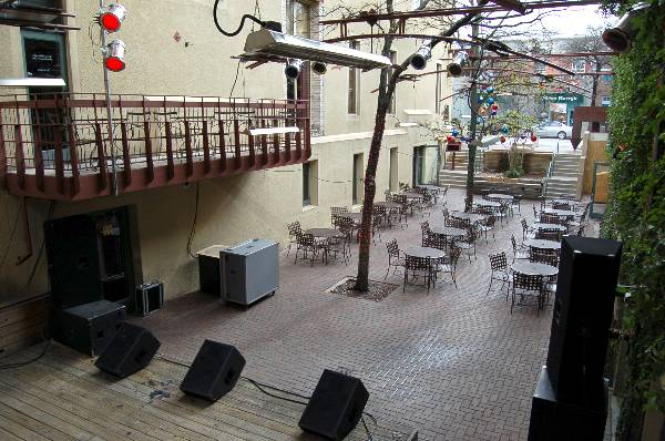 Cedar Street Courtyard (12/28/2006)