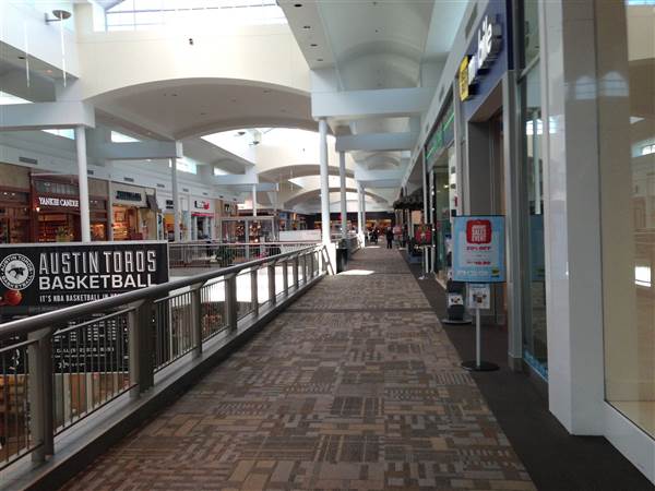Lakeline Mall (1/31/2013)