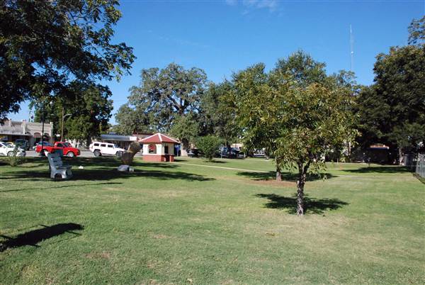 Floresville (11/13/2013)