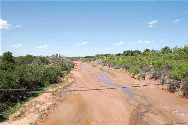 Brazos River at W. Lincoln St. (4/28/2014)