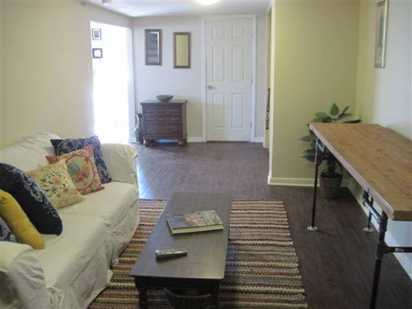Former Eagle Salon (1/4/2016)