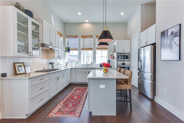 Vineyard Townhome (1/7/2020 - Credits: Robert Kies Photography)