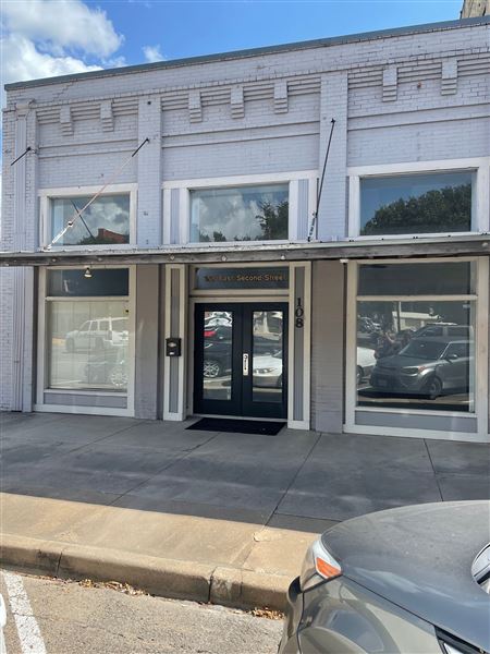 Vacant Taylor Storefront (9/23/2021)
