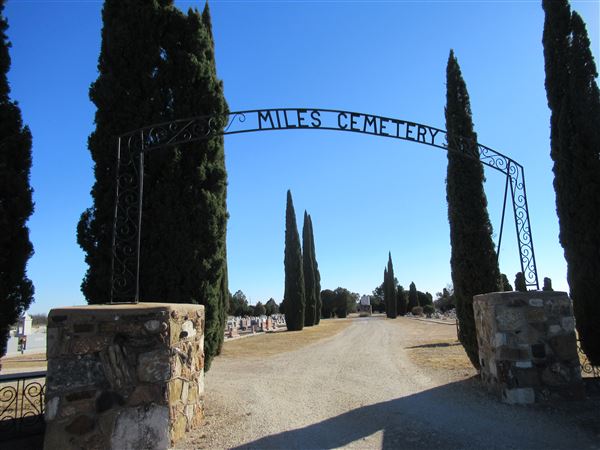 Miles Cemetery (1/19/2022 - Credits: Jane Jeschke)