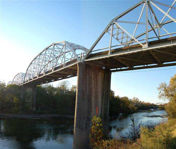 Hwy 71 Bridge over Colorado River (11/17/2006)