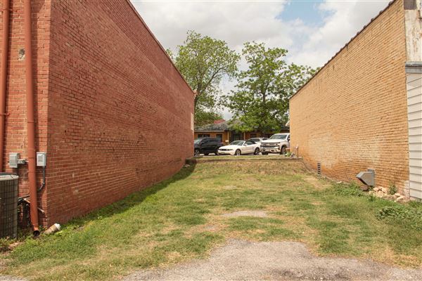 Floresville (4/22/2025 - Credits: Erik McCowan)