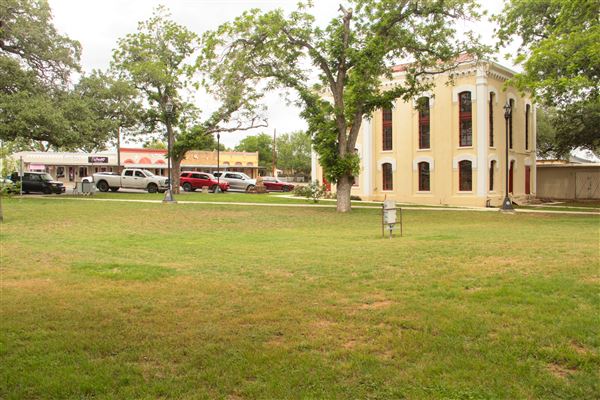 Floresville (4/22/2025 - Credits: Erik McCowan)