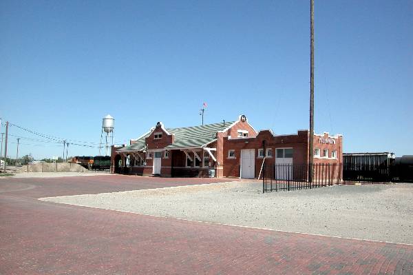 Plainview Train Depot (5/5/2004)
