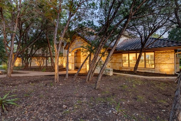 Moonlight Bay House (3/27/2026 - Credits: submitted by: Chris Rajiah)