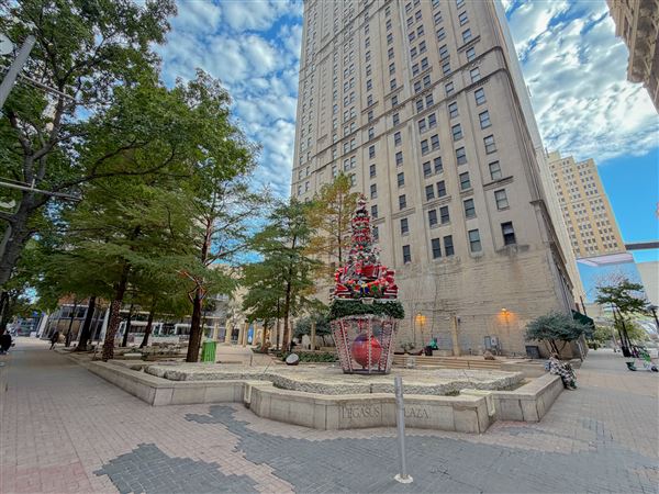 Pegasus Plaza (12/3/2025 - Credits: Austin Flores)