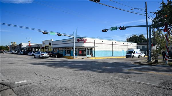The Heights - 19th Street Retail District (12/2/2025 - Credits: Houston Film Commission)