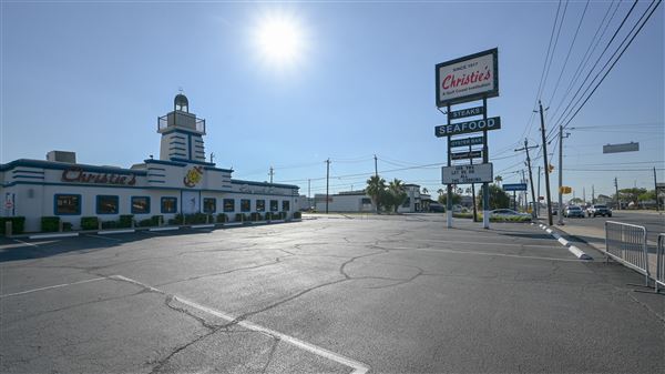 Christie’s Seafood and Steaks (11/3/2025 - Credits: Houston Film Commission)