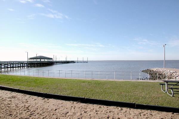 Luther Hotel - Reverse - Tres Palacios Bay (3/8/2005)