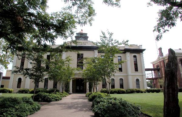 Bastrop County Courthouse (7/25/2005)