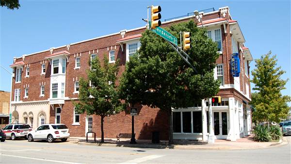 Magnolia Avenue Retail District (8/22/2012)