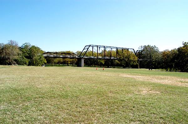 Richard Moya Park - Walk Bridge (11/13/2006)